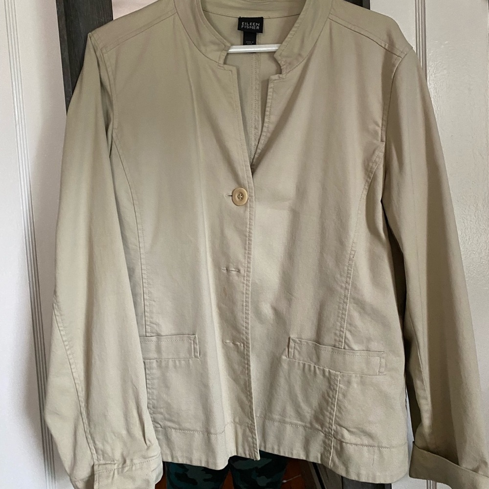 Lightly used Eileen Fisher 3 button blazer/jacket